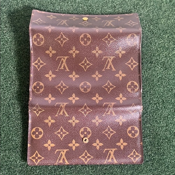 Louis Vuitton Monogram Wallet - Picture 8 of 12